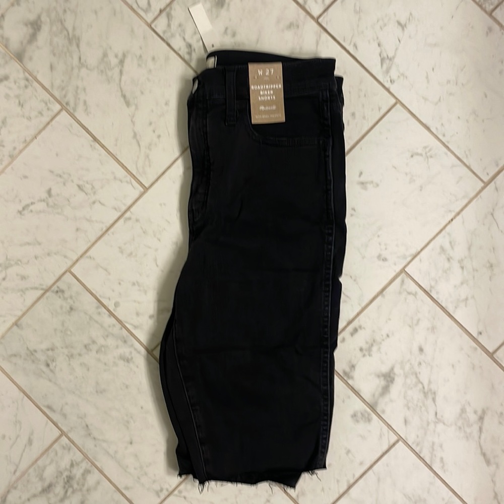 NWT Madewell roadtripper biker shorts in black size 27